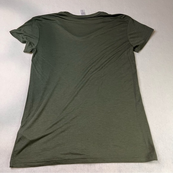 NWOT Wild Heart Olive Green T-Shirt Size Small - Picture 4 of 5